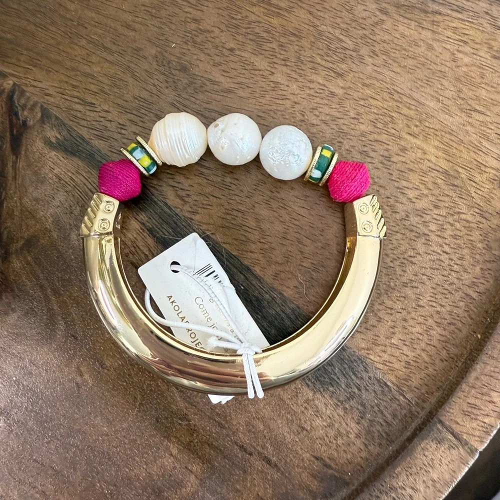 Akola Baroque Pearl Bangle - Picture 2 of 10